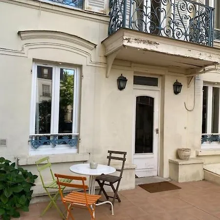 펜션 Maison Ancienne A Cote Des Champs Elysees