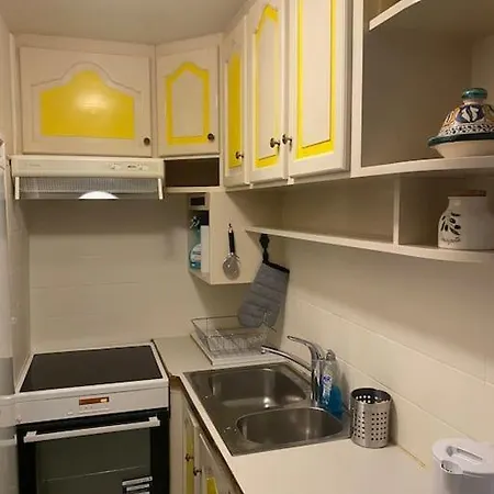 Maison Ancienne A Cote Des Champs Elysees